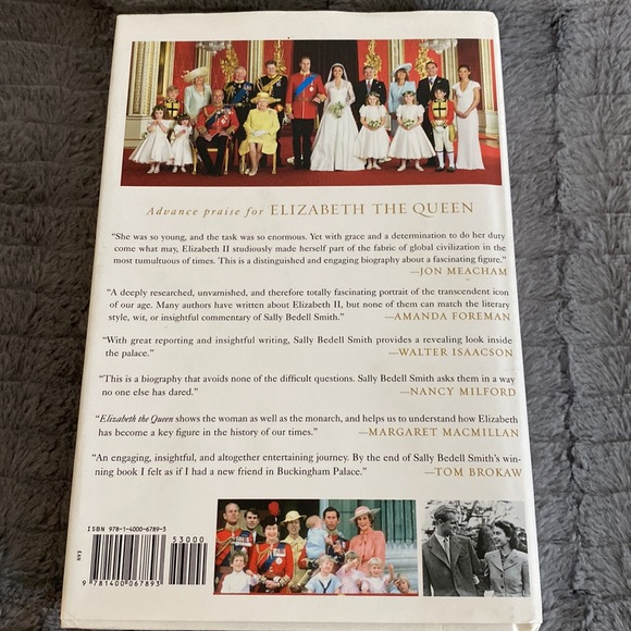 ELIZABETH THE QUEEN The Life of a Modern Monarch Sally Bedell Smith - Picture 7 of 7
